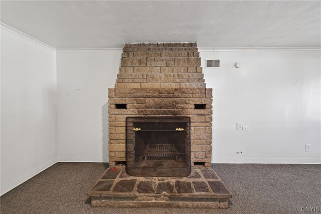 100 Fieldcrest Drive, Camillus, NY 13031