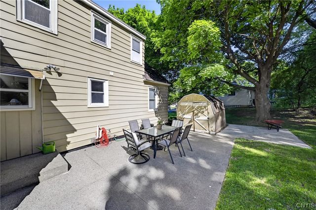 100 Fieldcrest Drive, Camillus, NY 13031
