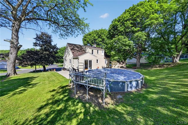 100 Fieldcrest Drive, Camillus, NY 13031