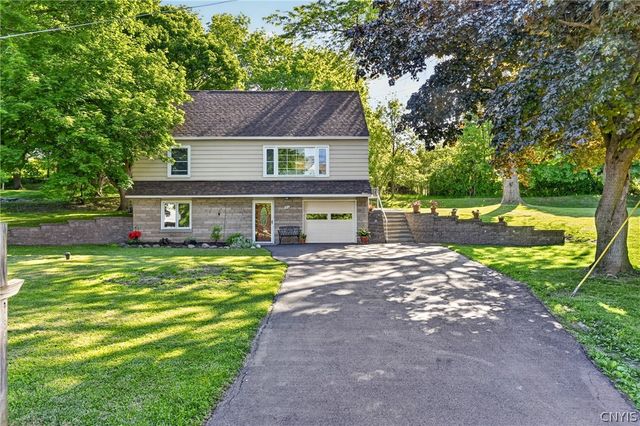 100 Fieldcrest Drive, Camillus, NY 13031
