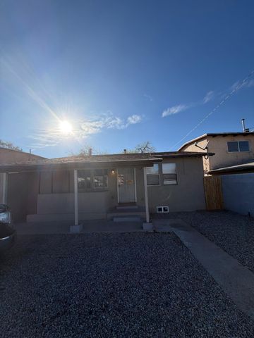 509 Vermont Street NE, Albuquerque, NM 87108