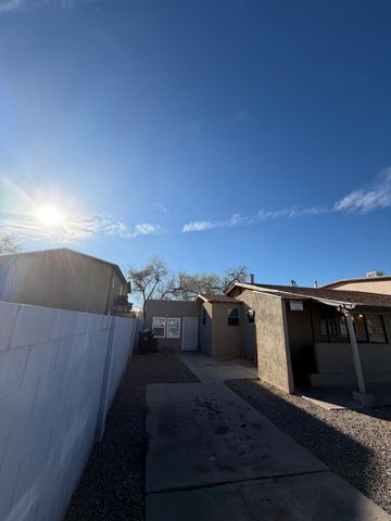 509 Vermont Street NE, Albuquerque, NM 87108