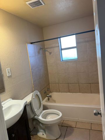 509 Vermont Street NE, Albuquerque, NM 87108