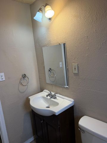 509 Vermont Street NE, Albuquerque, NM 87108