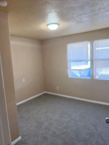 509 Vermont Street NE, Albuquerque, NM 87108