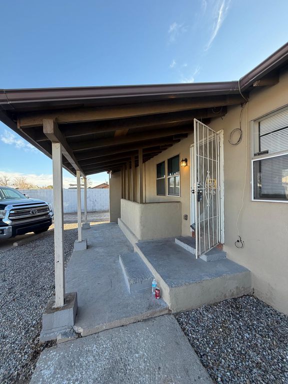 509 Vermont Street NE, Albuquerque, NM 87108