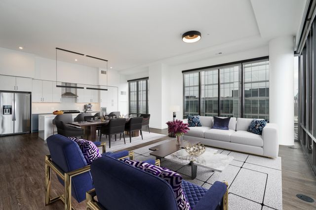 270 Hennepin Avenue 2106, Minneapolis, MN 55401