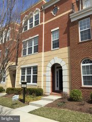 19378 COPPERMINE SQ #19378, Leesburg, VA 20176