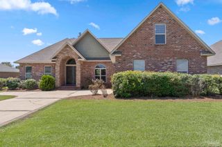 5617 Highland Lake Dr, Milton, FL 32583