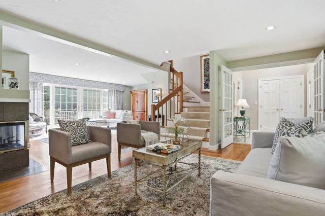 88 Esterbrook Rd, Acton, MA 01720