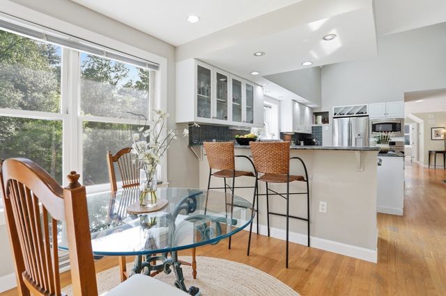 88 Esterbrook Rd, Acton, MA 01720
