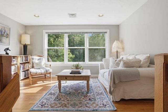 88 Esterbrook Rd, Acton, MA 01720