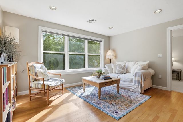 88 Esterbrook Rd, Acton, MA 01720