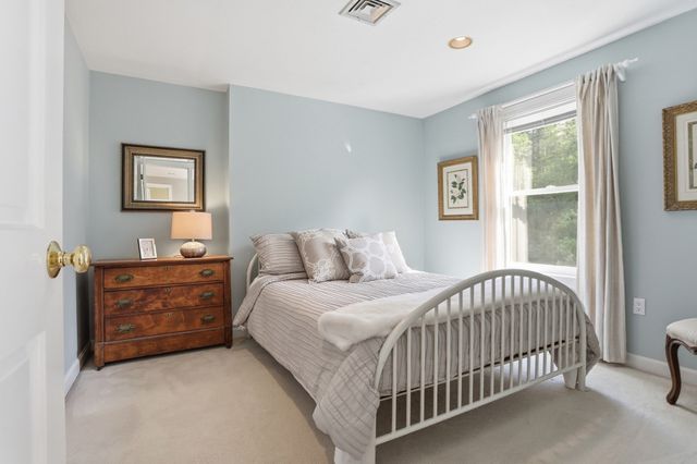 88 Esterbrook Rd, Acton, MA 01720