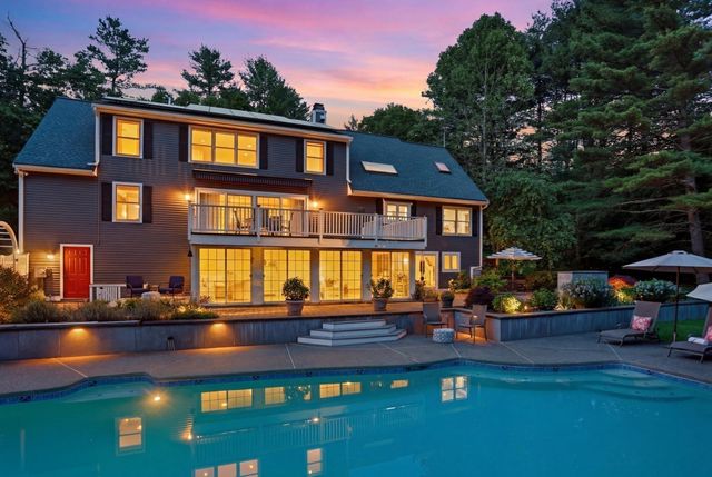 88 Esterbrook Rd, Acton, MA 01720