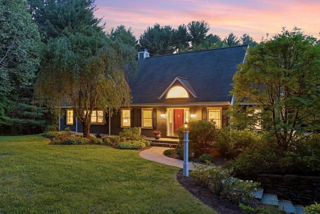 88 Esterbrook Rd, Acton, MA 01720