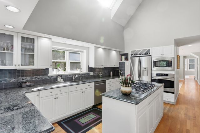 88 Esterbrook Rd, Acton, MA 01720