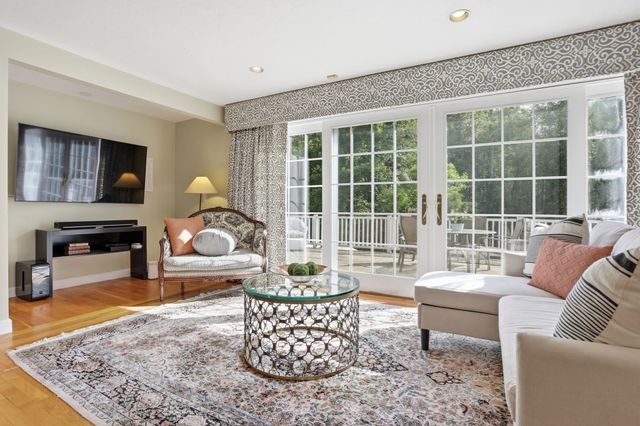 88 Esterbrook Rd, Acton, MA 01720