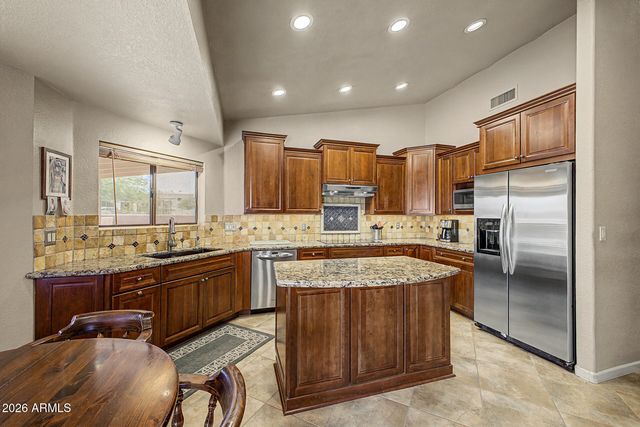 39949 N CENTRAL Avenue, Phoenix, AZ 85086