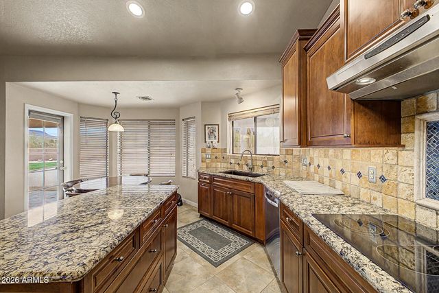 39949 N CENTRAL Avenue, Phoenix, AZ 85086