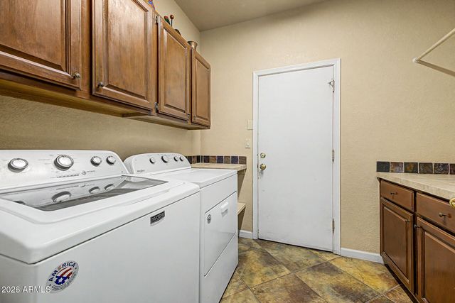 39949 N CENTRAL Avenue, Phoenix, AZ 85086