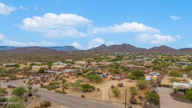 39949 N CENTRAL Avenue, Phoenix, AZ 85086
