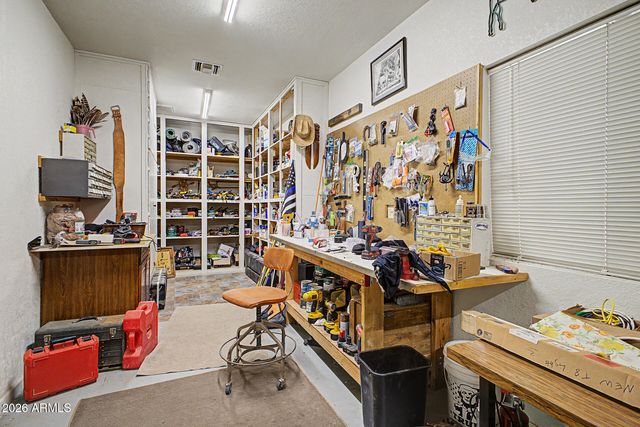 39949 N CENTRAL Avenue, Phoenix, AZ 85086