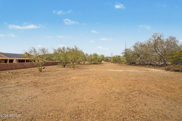 39949 N CENTRAL Avenue, Phoenix, AZ 85086