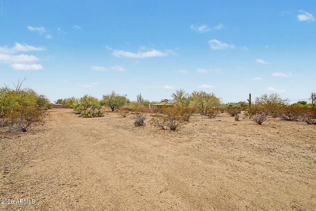 39949 N CENTRAL Avenue, Phoenix, AZ 85086