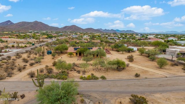 39949 N CENTRAL Avenue, Phoenix, AZ 85086