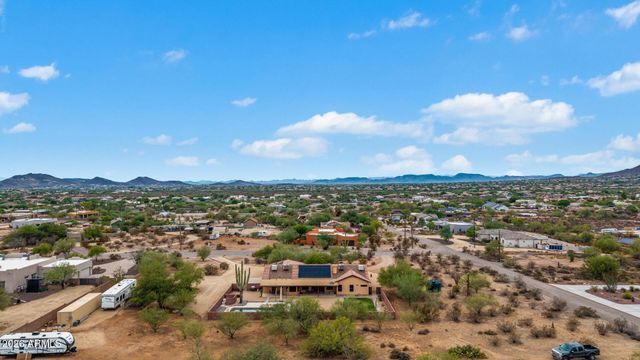 39949 N CENTRAL Avenue, Phoenix, AZ 85086