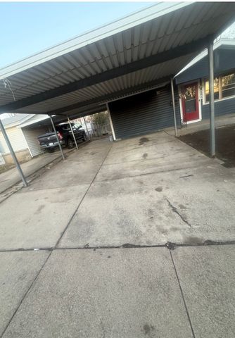 3736 Earle Drive, Haltom City, TX 76117