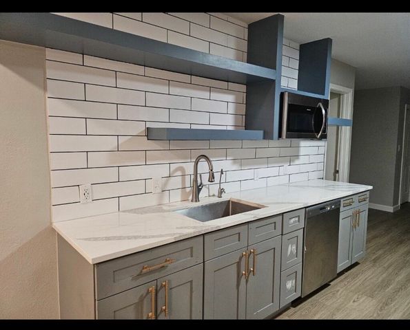 3736 Earle Drive, Haltom City, TX 76117