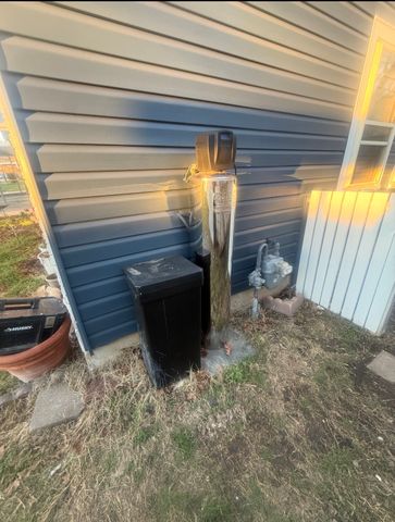 3736 Earle Drive, Haltom City, TX 76117