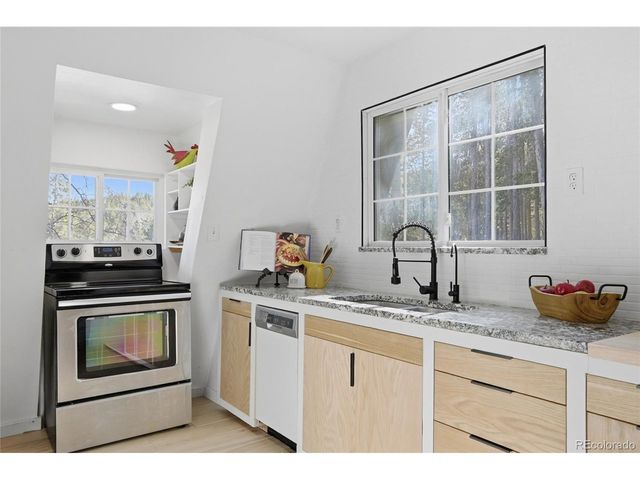 527 Apache Rd, Evergreen, CO 80439