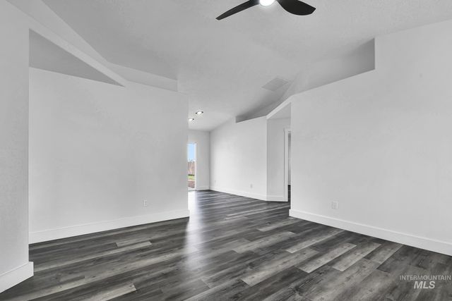 526 Lost Basin Ct, Nampa, ID 83686