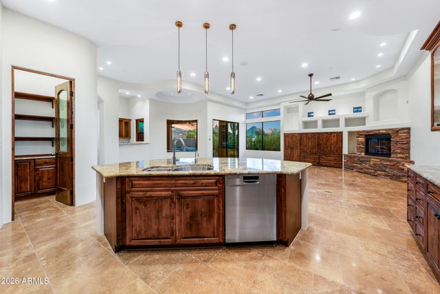 9433 E MONUMENT Drive, Scottsdale, AZ 85262