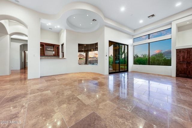 9433 E MONUMENT Drive, Scottsdale, AZ 85262