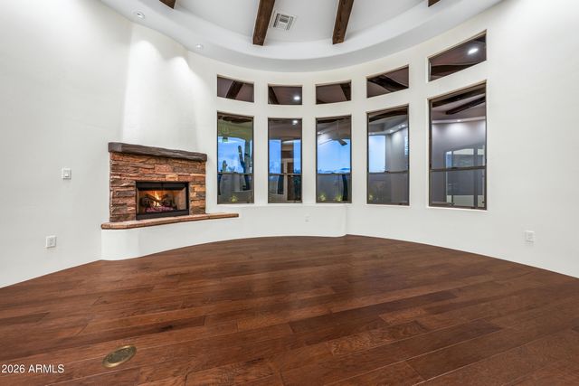 9433 E MONUMENT Drive, Scottsdale, AZ 85262
