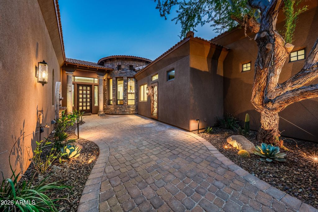 9433 E MONUMENT Drive, Scottsdale, AZ 85262 — photo 4