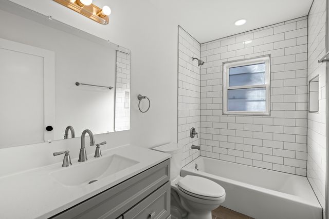 1506 Glencoe Avenue 2S, Highland Park, IL 60035