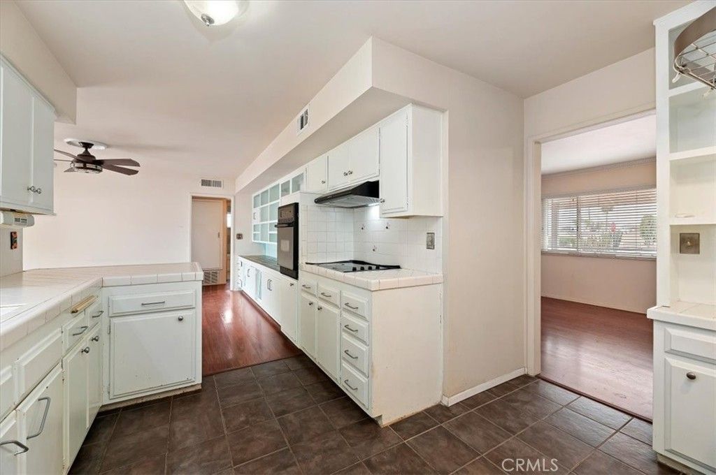 Image 12 of property listing at 27190 Pinehurst, Menifee, CA 92586