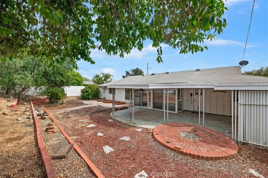 Image 27 of property listing at 27190 Pinehurst, Menifee, CA 92586