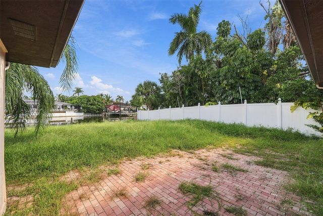 3945 E EDEN ROC CIRCLE, Tampa, FL 33634