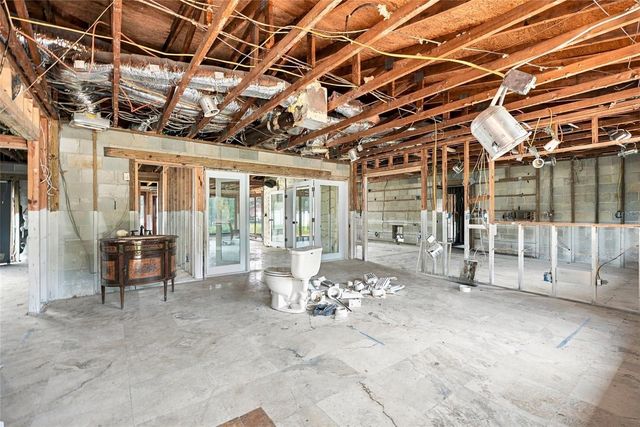 3945 E EDEN ROC CIRCLE, Tampa, FL 33634
