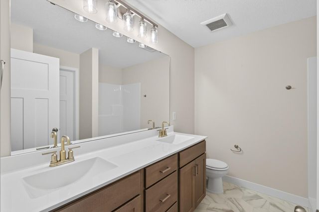 5832 Perry Avenue N, Crystal, MN 55429