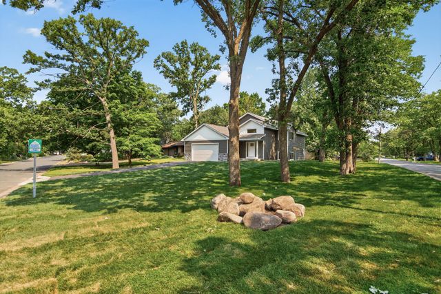 5832 Perry Avenue N, Crystal, MN 55429