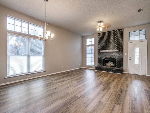 428 Surrey Place, Mesquite, TX 75149