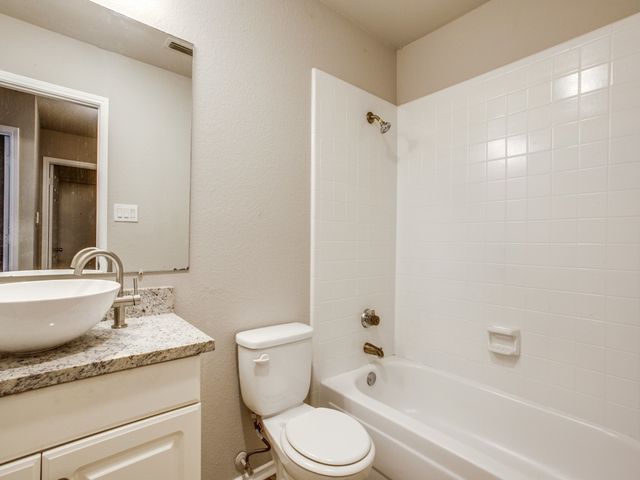 428 Surrey Place, Mesquite, TX 75149