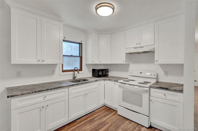 43 Carver Boulevard, Bellport, NY 11713